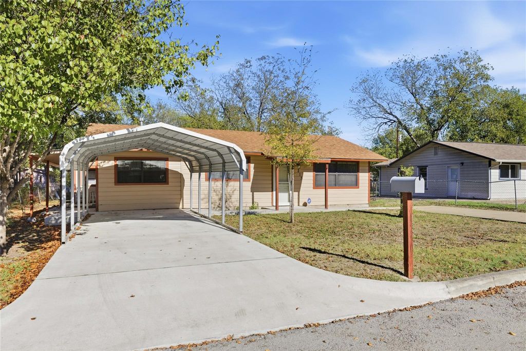 Photo of 213 Ebony ST, San Marcos, TX 78666 (MLS # 5463227)