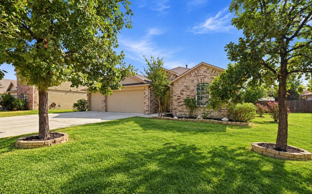 Photo of 220 James Adkins DR, Kyle, TX 78640 (MLS # 1409743)