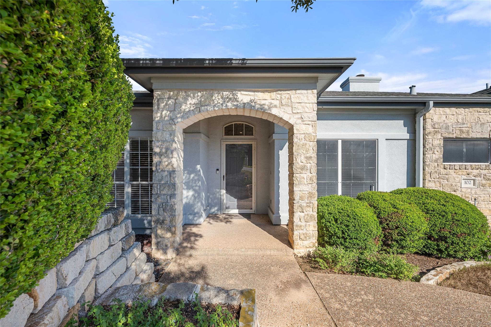 102 Paragon CT
