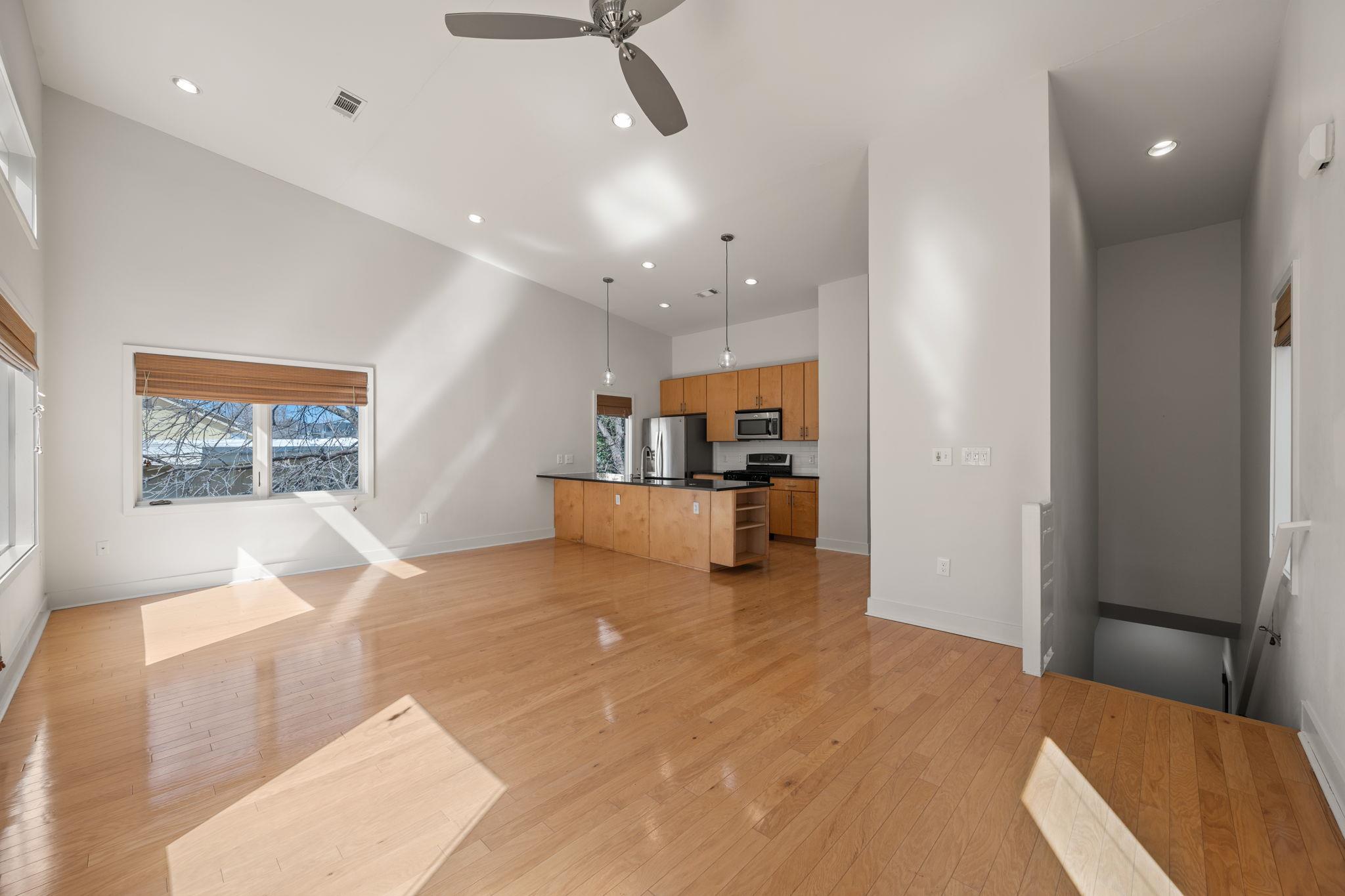 1702 S Lamar BLVD 16