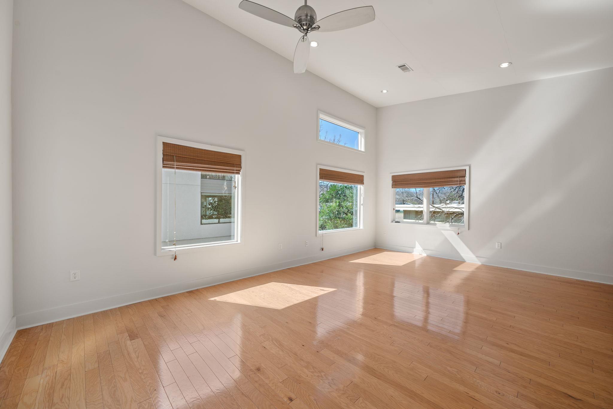 1702 S Lamar BLVD 16