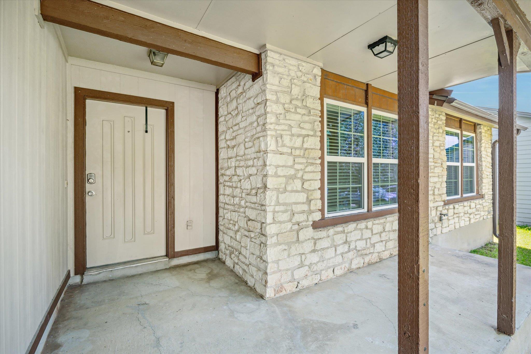 2202 Wagon Gap DR