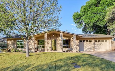 Photo of 2504 Deerfoot TRL, Austin, TX 78704 (MLS # 3961783)