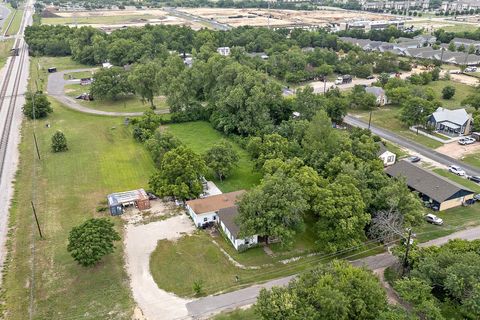 103 E Willis ST Leander TX 78641