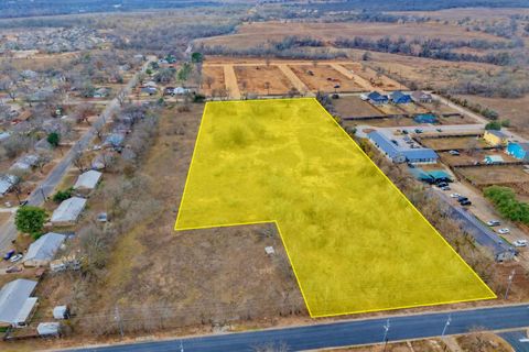 Photo of 2308 Main ST, Bastrop, TX 78602 (MLS # 2113934)