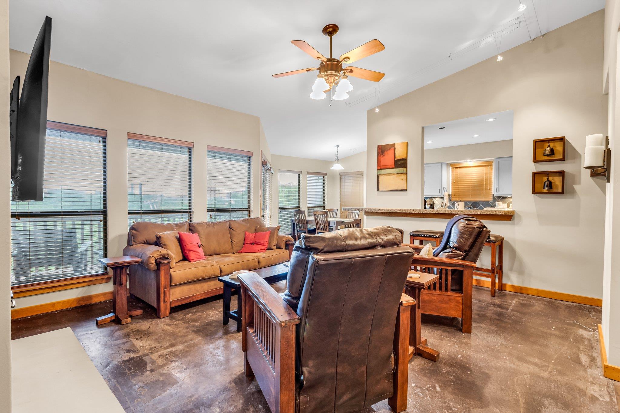 1406 Windsor RD 305