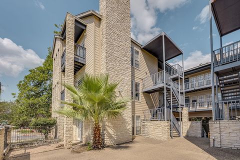 Photo of 711 W 21st ST #203, Austin, TX 78705 (MLS # 4600395)