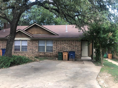 Photo of 7002 Ivory Key CT #B, Austin, TX 78745 (MLS # 1292096)