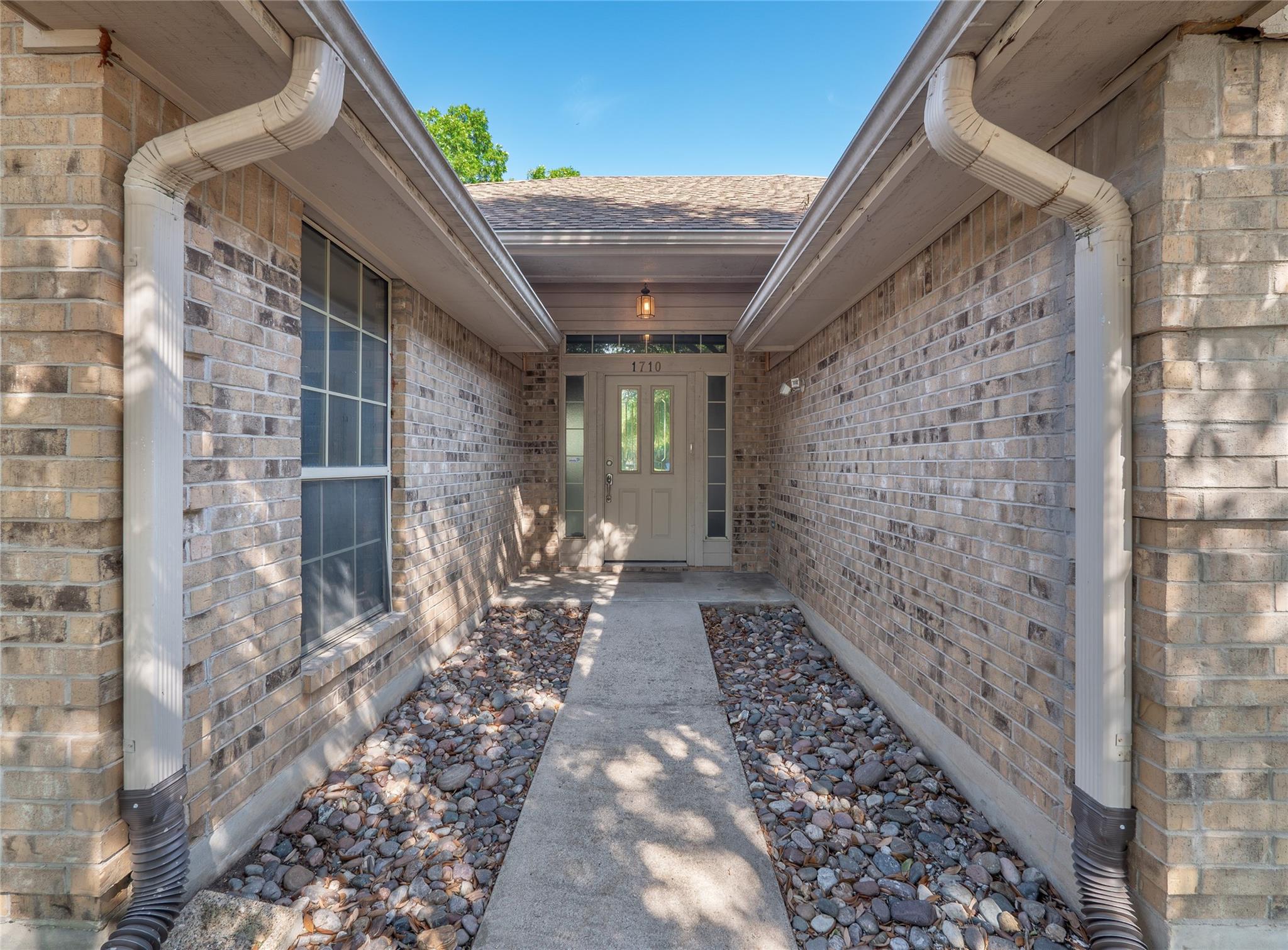 1710 Oaklawn DR