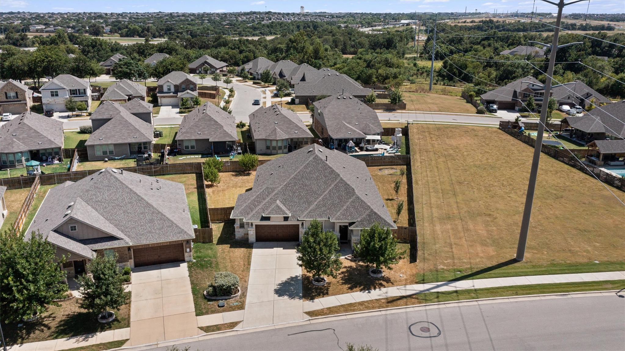 1205 Knowles DR