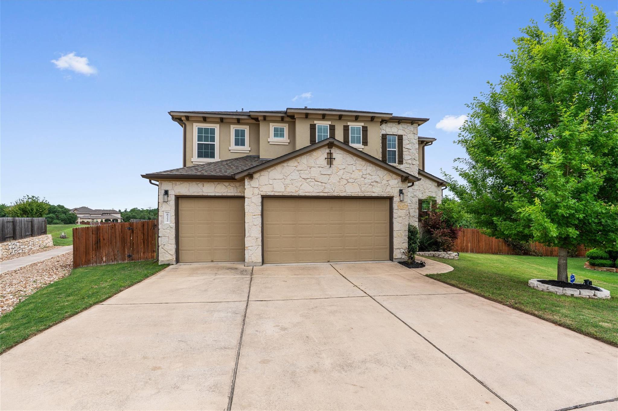 622 Cheyenne LN