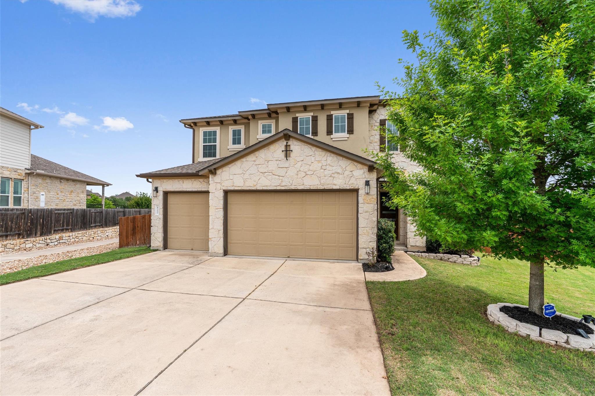 622 Cheyenne LN