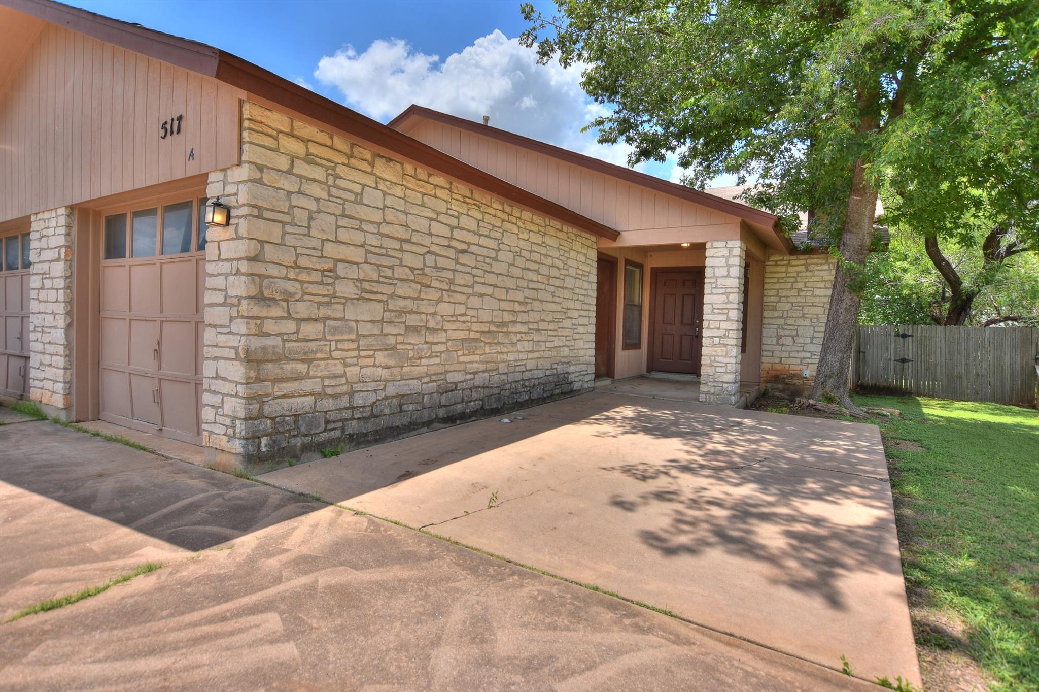 517 Luther DR