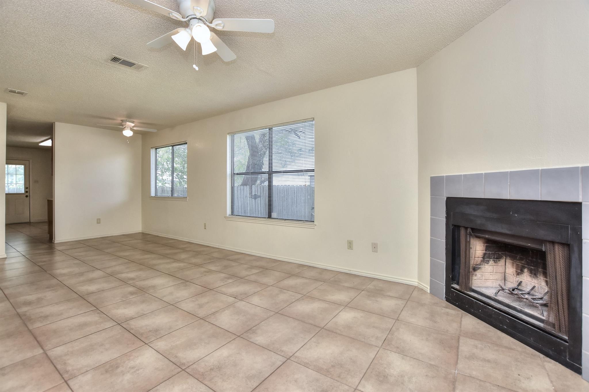 517 Luther DR