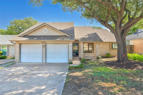 Photo of 1202 Ivybridge DR, Pflugerville, TX 78660 (MLS # 1673387)