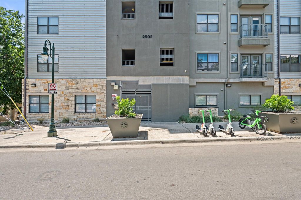 Photo of 2502 Leon ST #417, Austin, TX 78705 (MLS # 2758172)