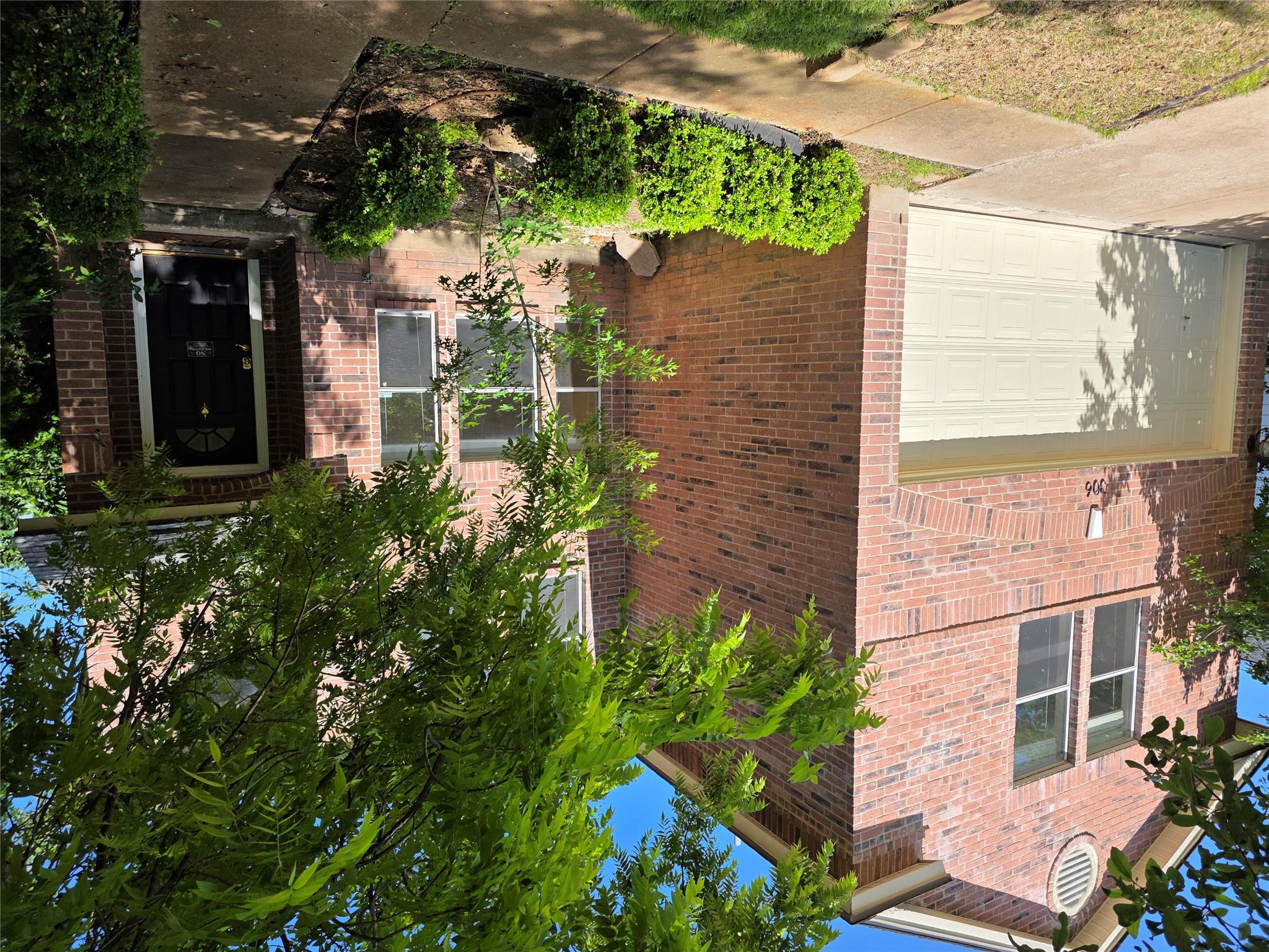 306 Greener DR