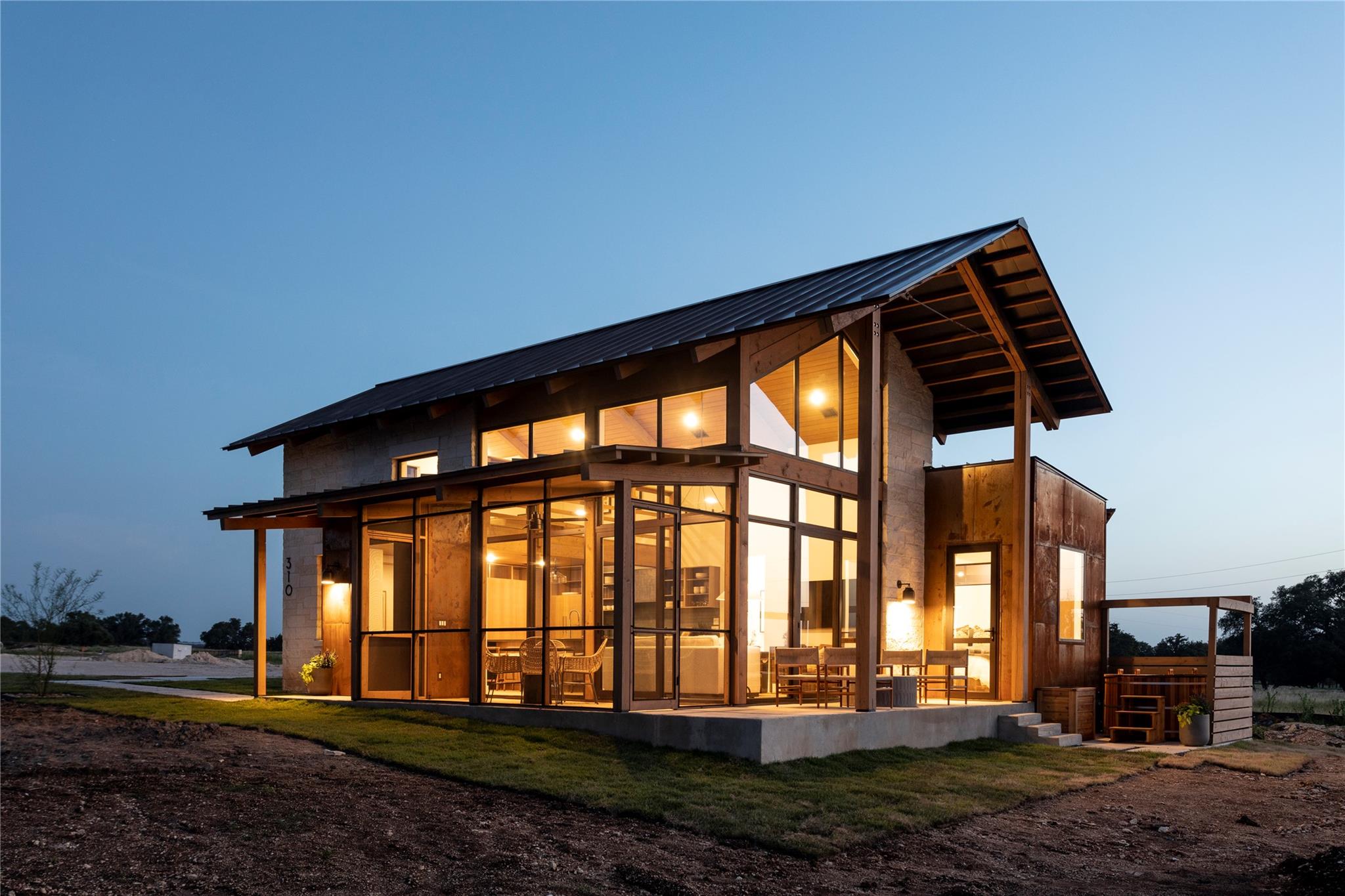 9361 W Us Highway 290 107