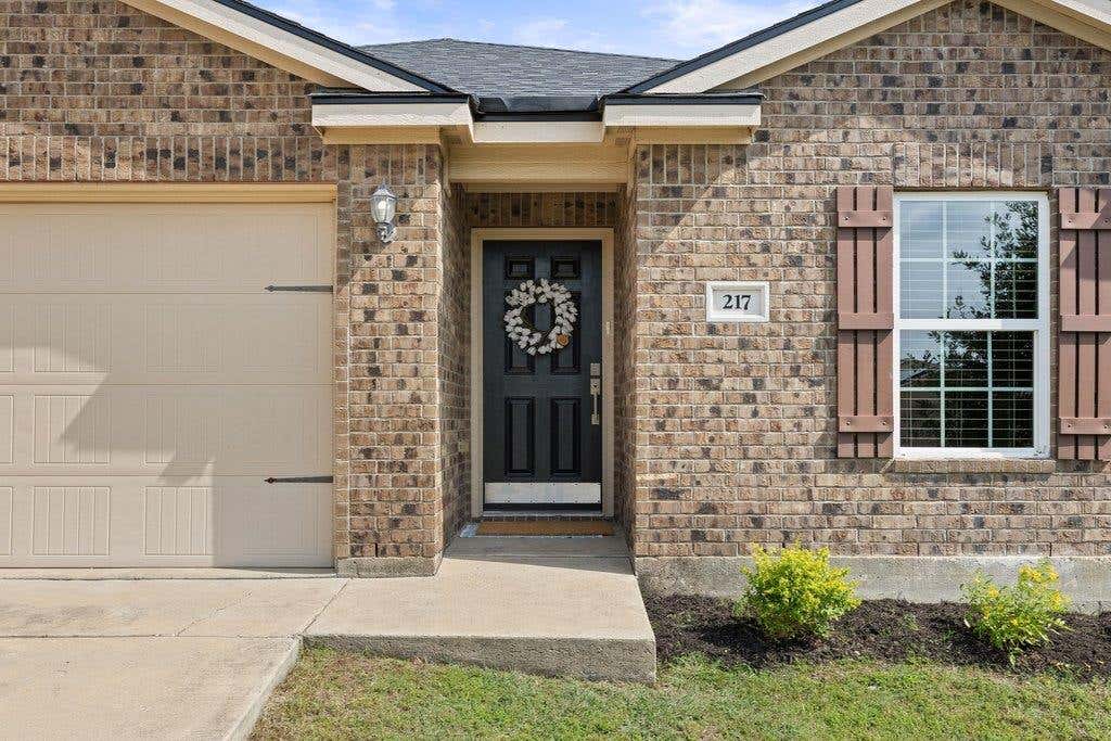 Photo of 217 Farmer LN, Jarrell, TX 76537 (MLS # 9264237)