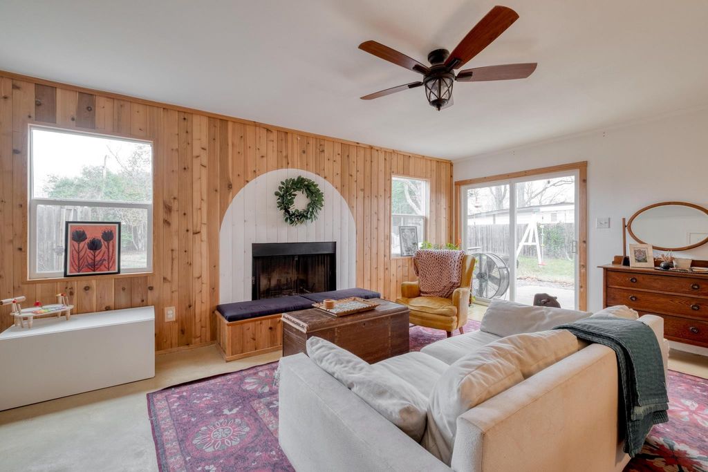 Photo of 1233 Orange ST, Lockhart, TX 78644 (MLS # 7856511)