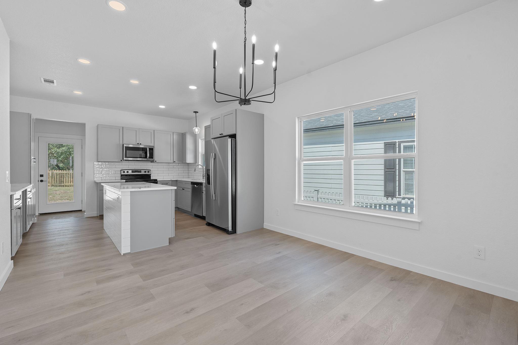 245 Heatherwood DR 2