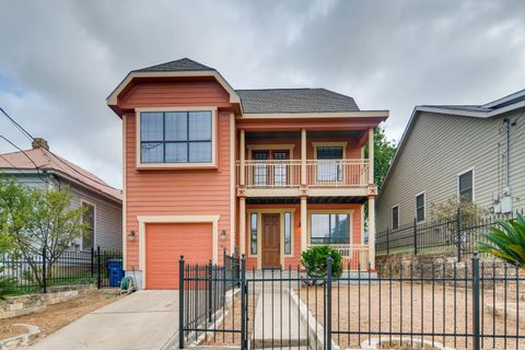 Photo of 906 Juniper ST, Austin, TX 78702 (MLS # 6904525)