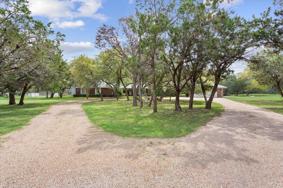 7511 N Lakeview DR