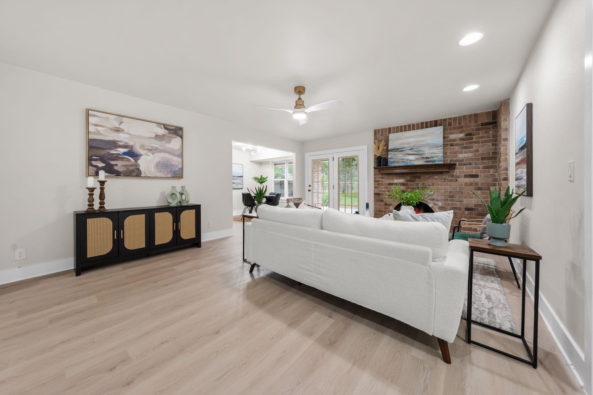 13322 Villa Park DR