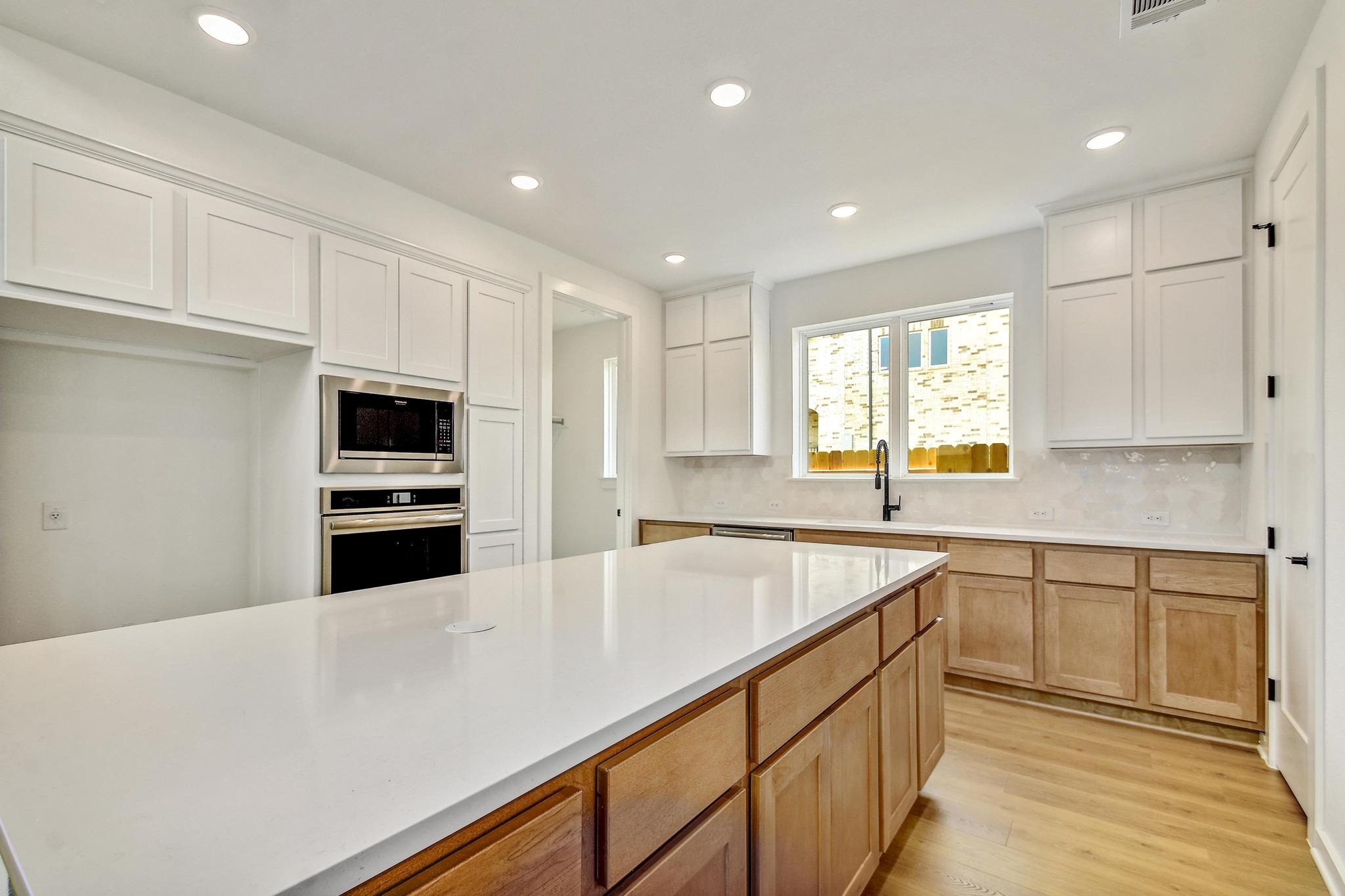 143 Blackwell LN