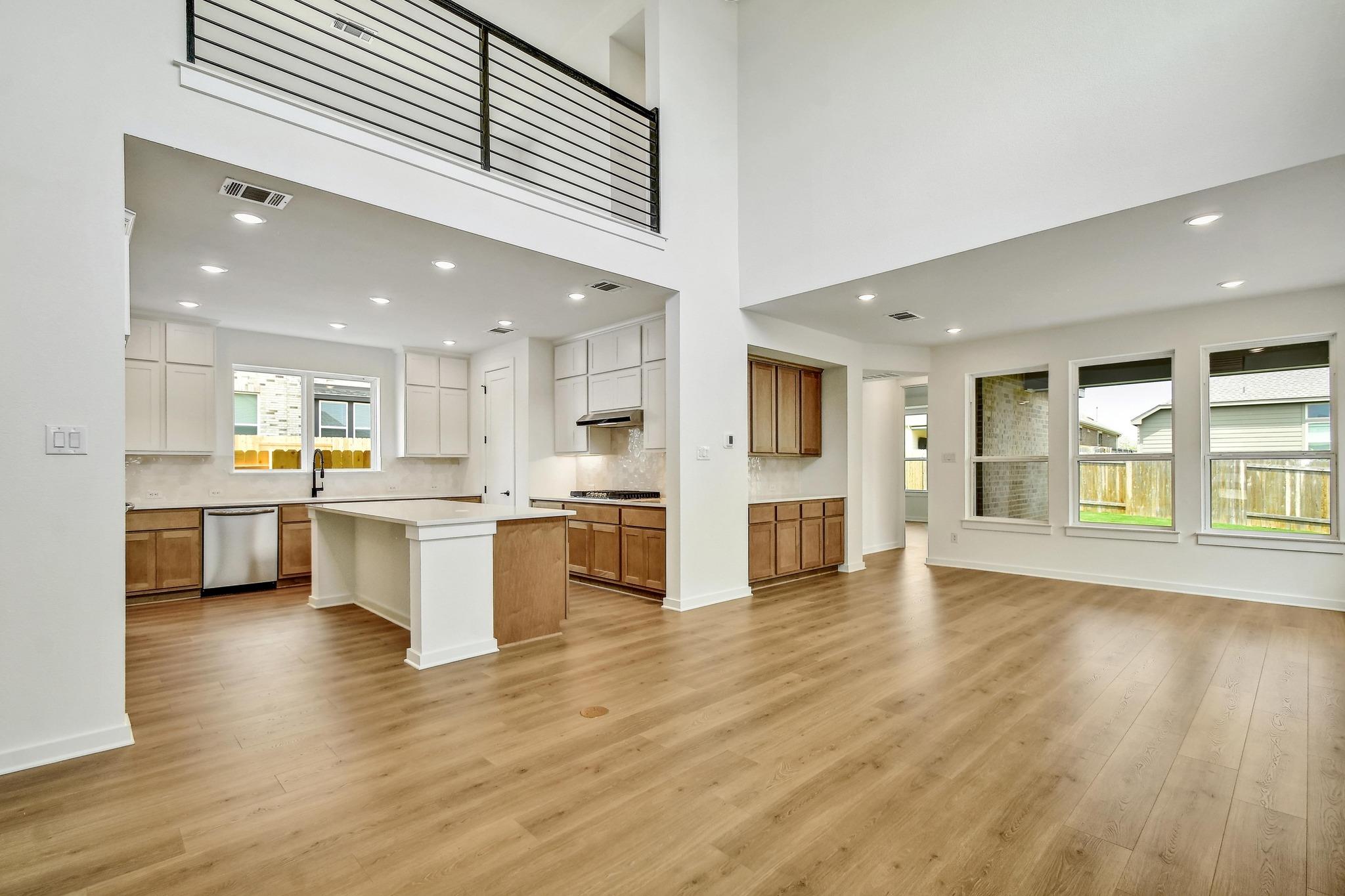 143 Blackwell LN