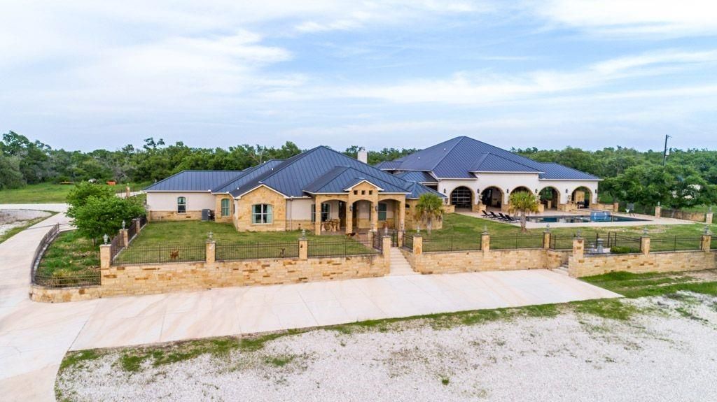 Photo of 761 Allison LN, San Marcos, TX 78666 (MLS # 7750581)