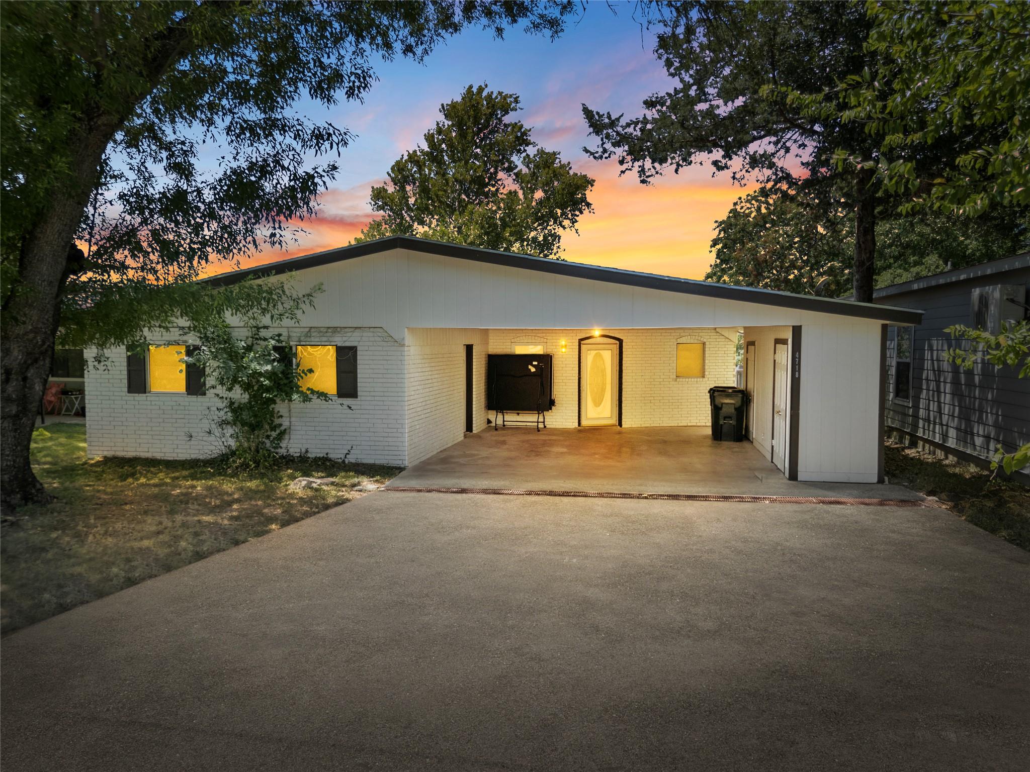 4718 River Oaks DR