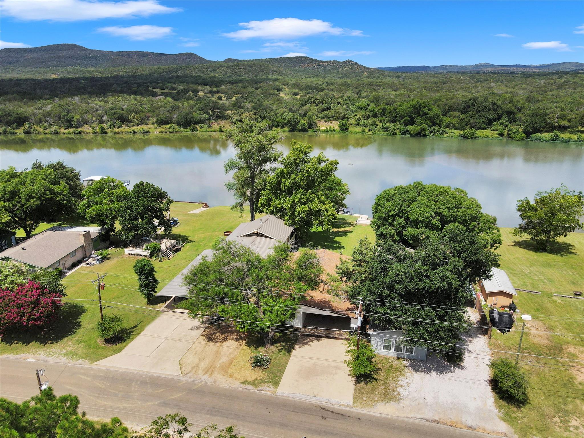 4718 River Oaks DR