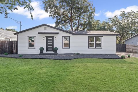 Photo of 901 N Church ST, Georgetown, TX 78626 (MLS # 4782740)