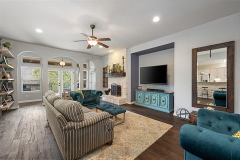 Photo of 109 Lombardia DR, Lakeway, TX 78734 (MLS # 6547712)