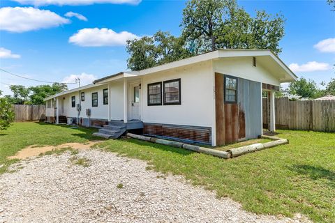 1511 Arrowhead TRL Kingsland TX 78639