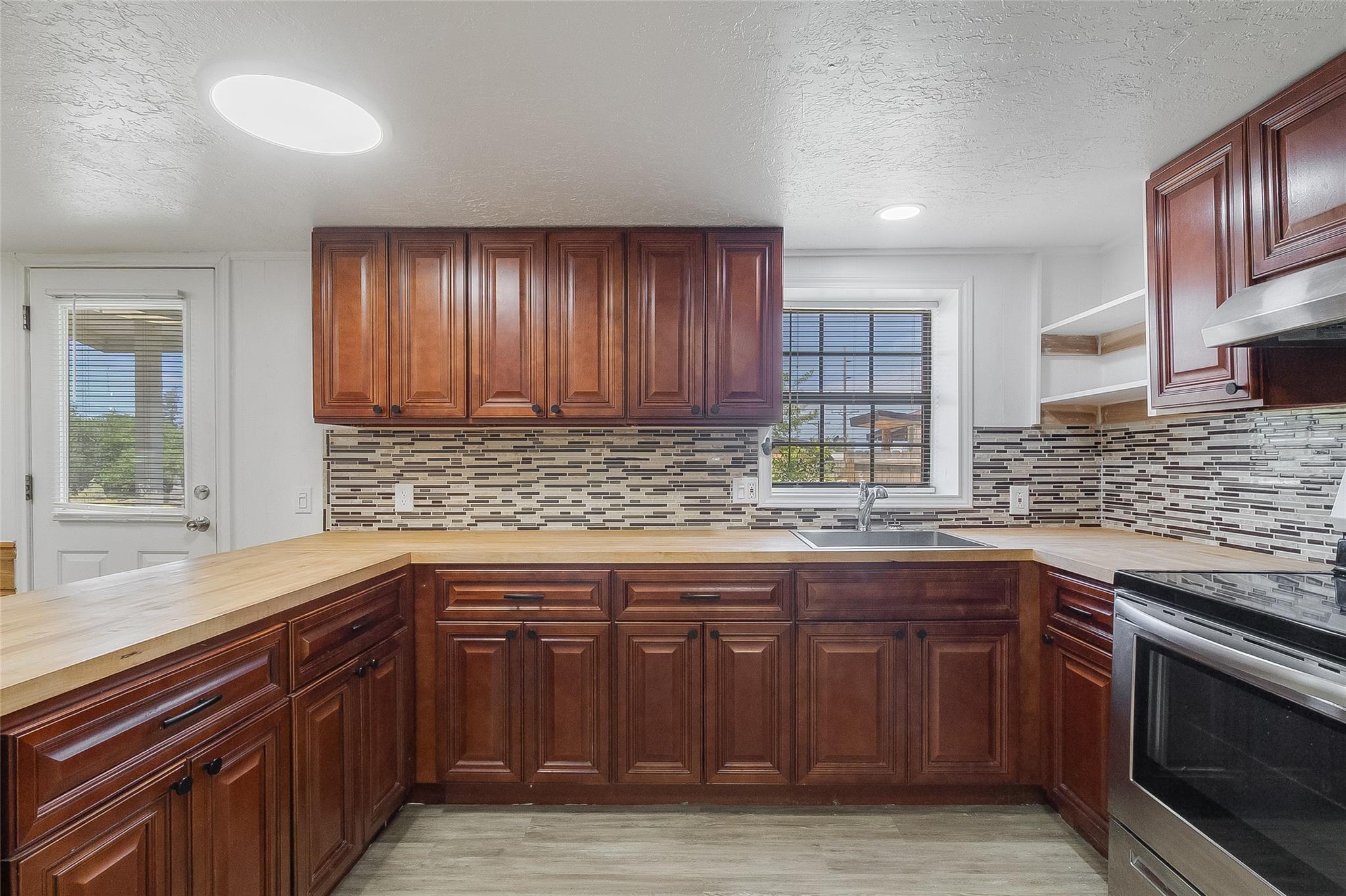 1511 Arrowhead TRL