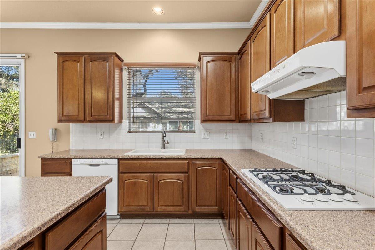 211 Whispering Wind DR