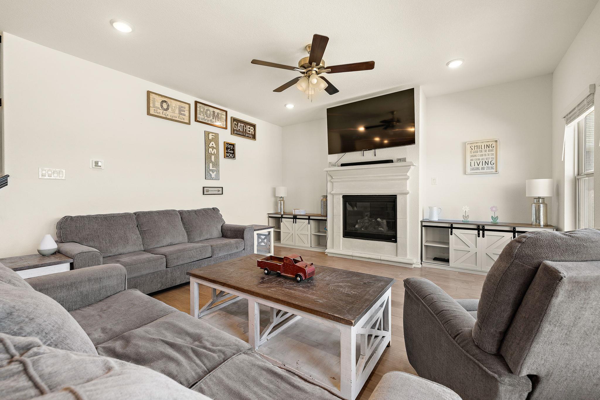 100 Windgate DR