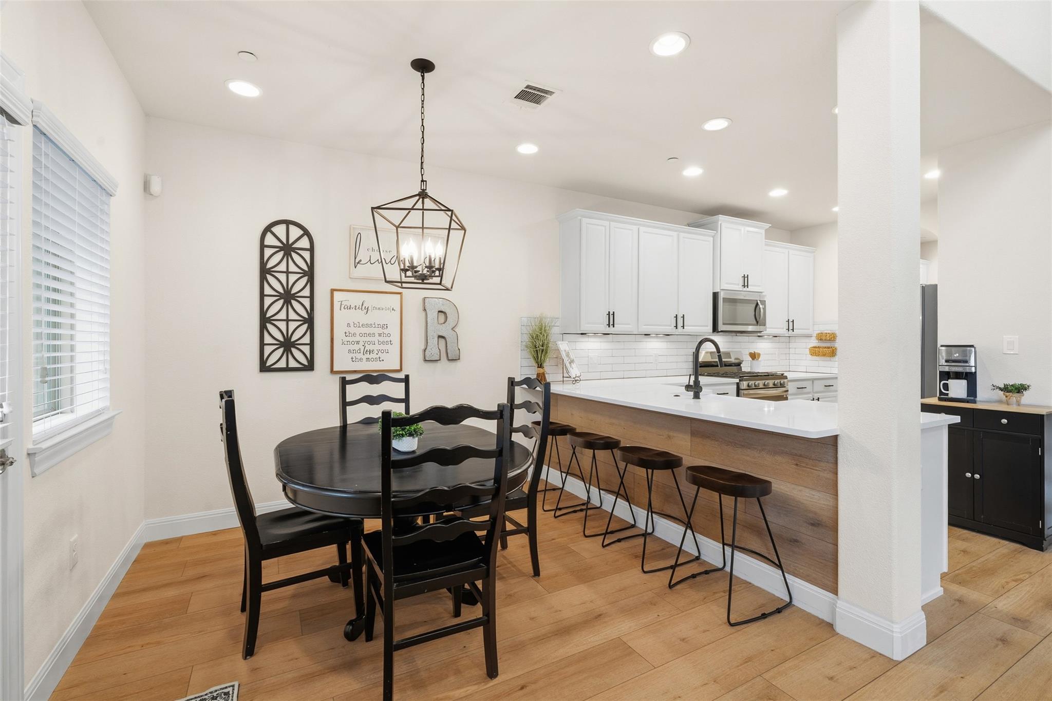 2304 S Lakeline BLVD 411