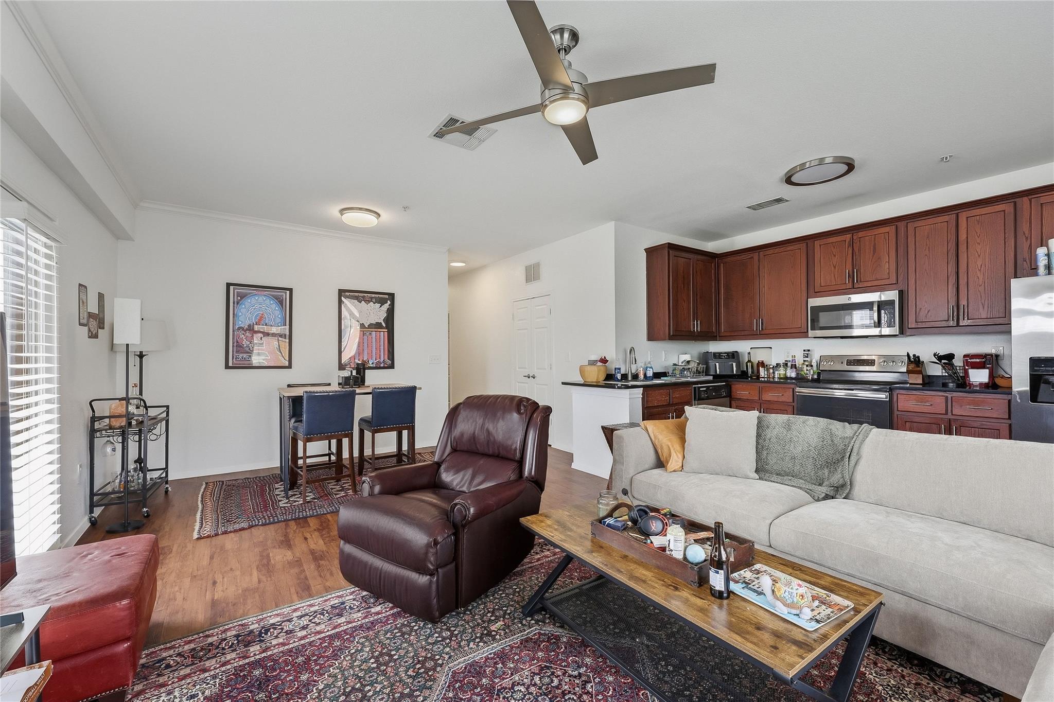 910 W 25th ST 507