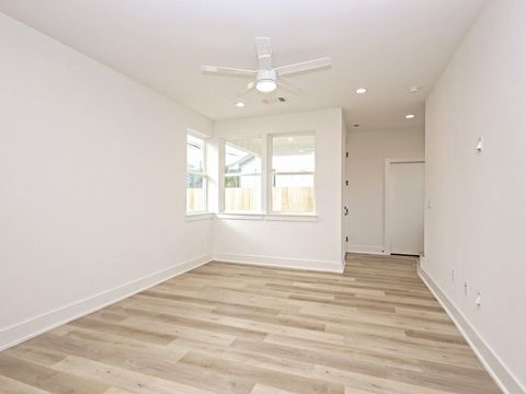Tiny photo for 1116 Atkinson RD, Austin, TX 78752 (MLS # 7339697)