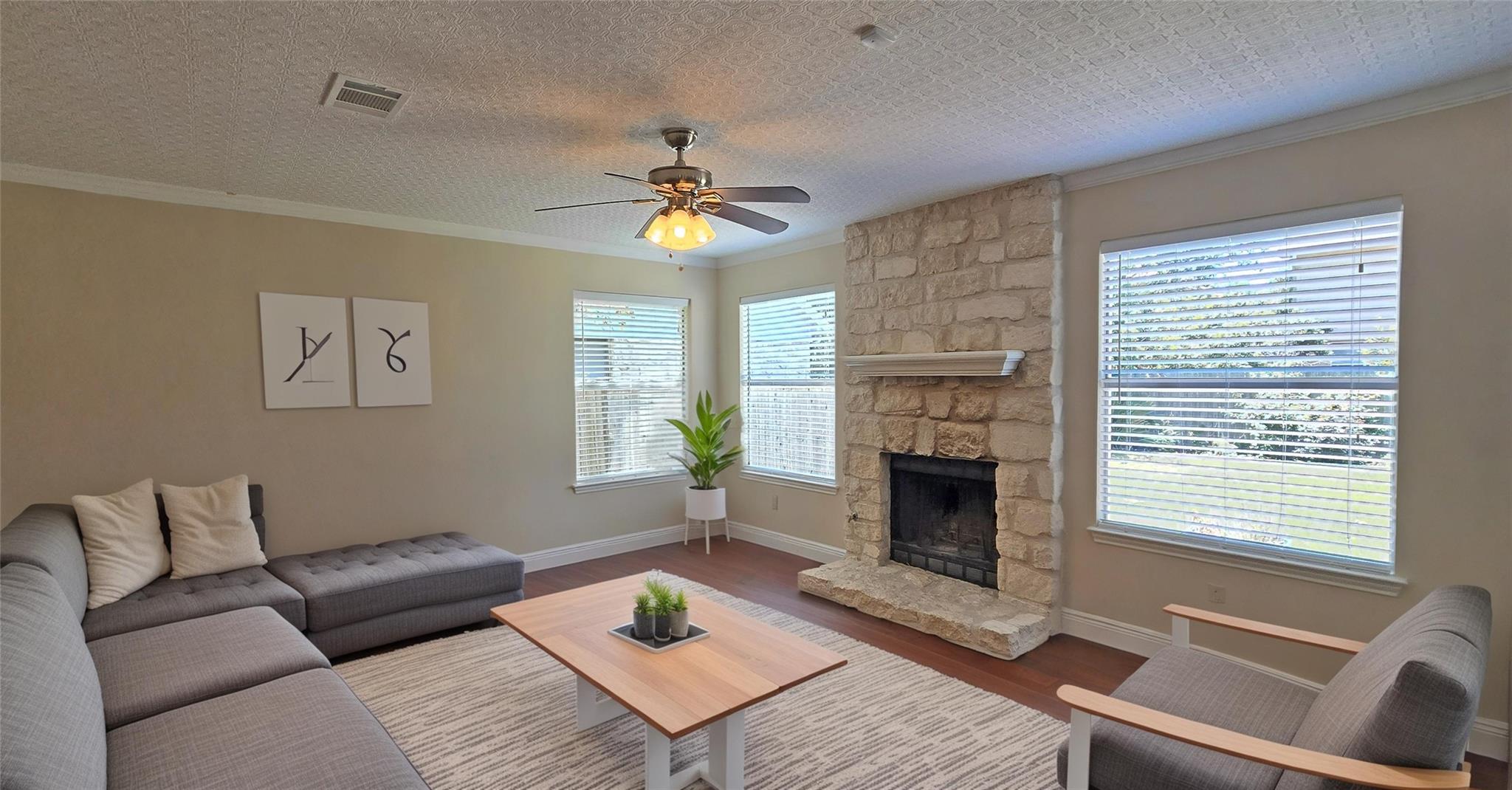 1814 Lobelia DR