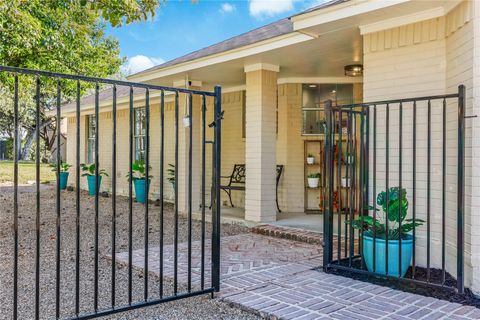 Tiny photo for 18501 Lakehead CIR, Point Venture, TX 78645 (MLS # 5081416)