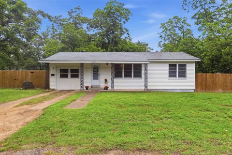 306 Erie Ave Rockdale TX 76567