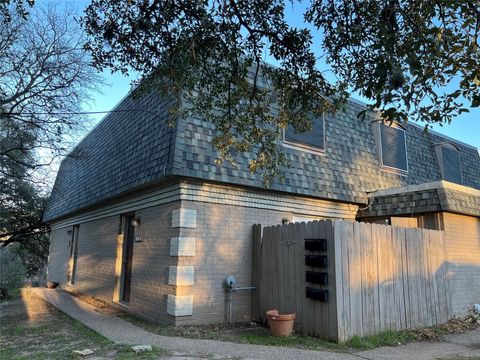 Photo of 2306 Barton Village CIR, Austin, TX 78704 (MLS # 5478199)