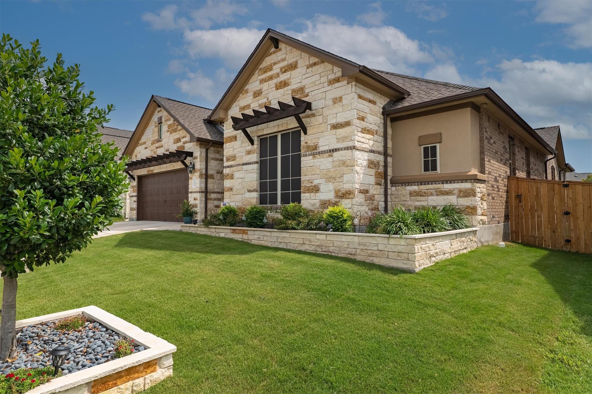 1004 Hezekiah LN