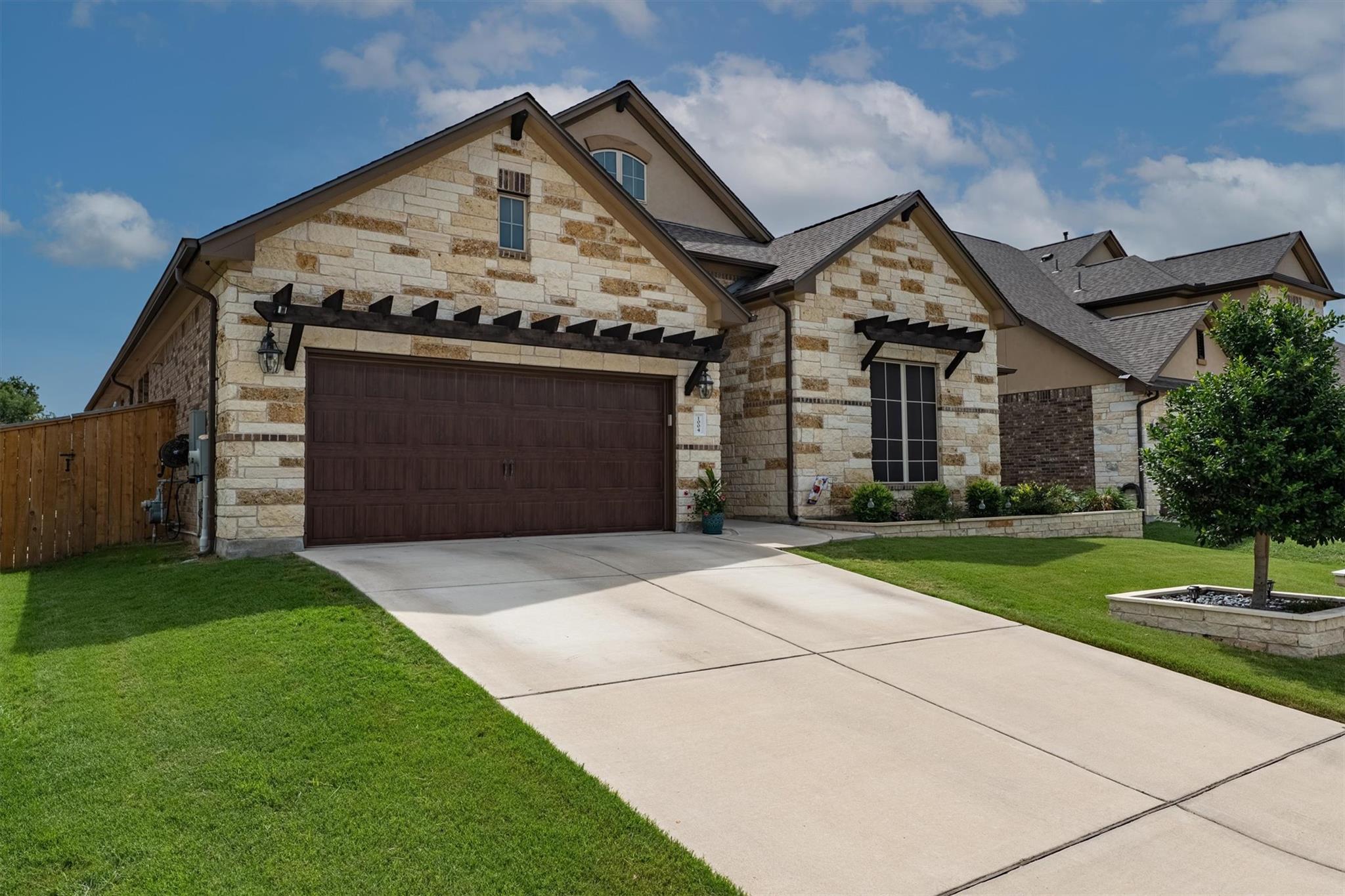 1004 Hezekiah LN