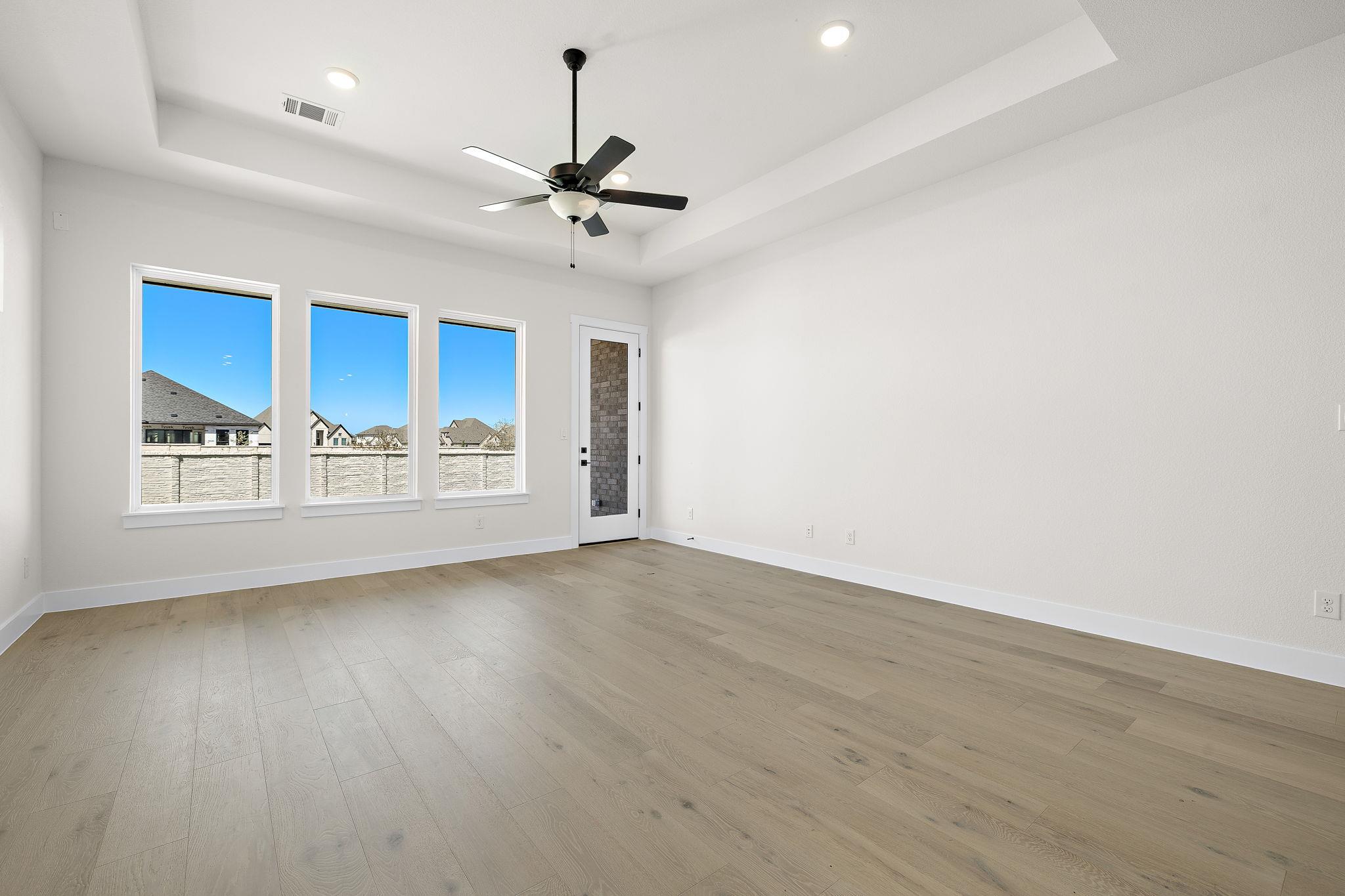 19608 Domino Champ RD