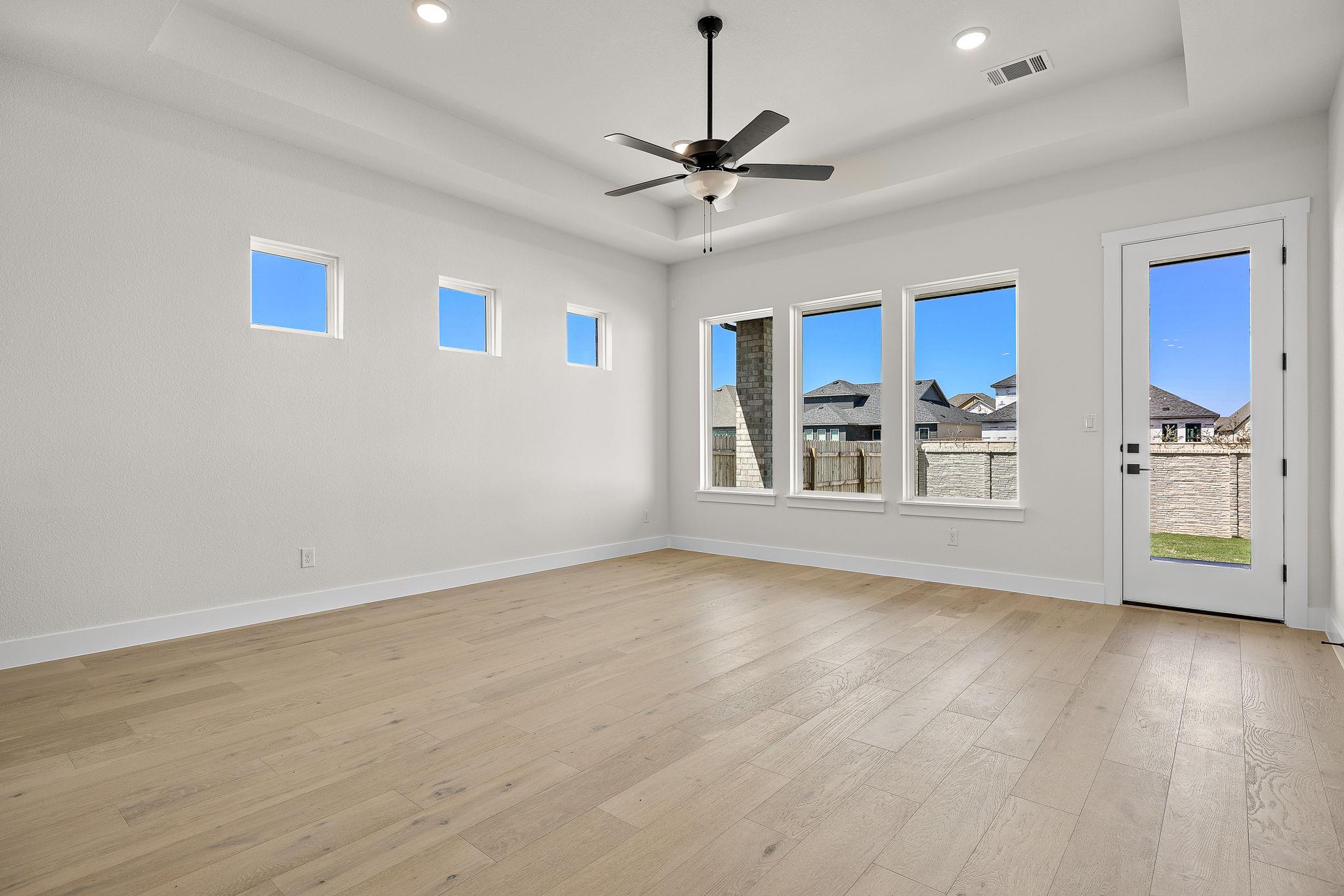 19608 Domino Champ RD